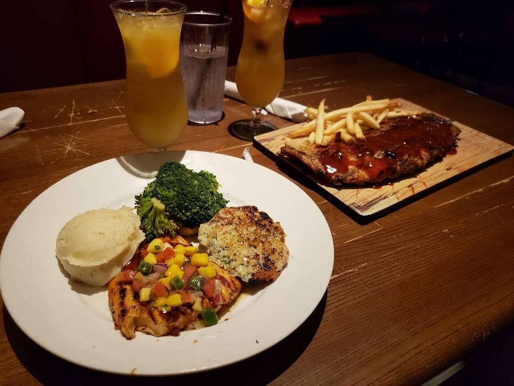 TGI Fridays | restaurant | 14891 Biscayne Blvd, North Miami Beach, FL 33181, USA | 3059444096 OR +1 305-944-4096