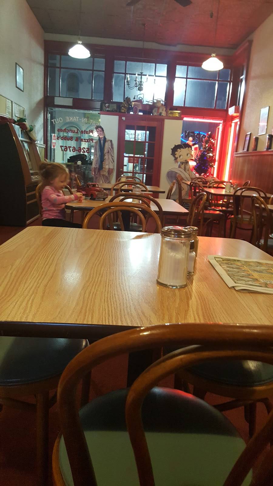 Bobbie Jos Diner | restaurant | 131 E Main Cross St, Edinburgh, IN 46124, USA | 8125266767 OR +1 812-526-6767