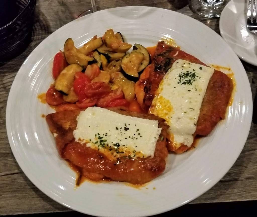 Roccos Fine Dining | restaurant | 5 New Paltz Plaza, New Paltz, NY 12561, USA | 8452557464 OR +1 845-255-7464