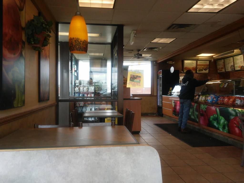 Subway | restaurant | 25575 Aurora Rd, Bedford Heights, OH 44146, USA | 4403742600 OR +1 440-374-2600