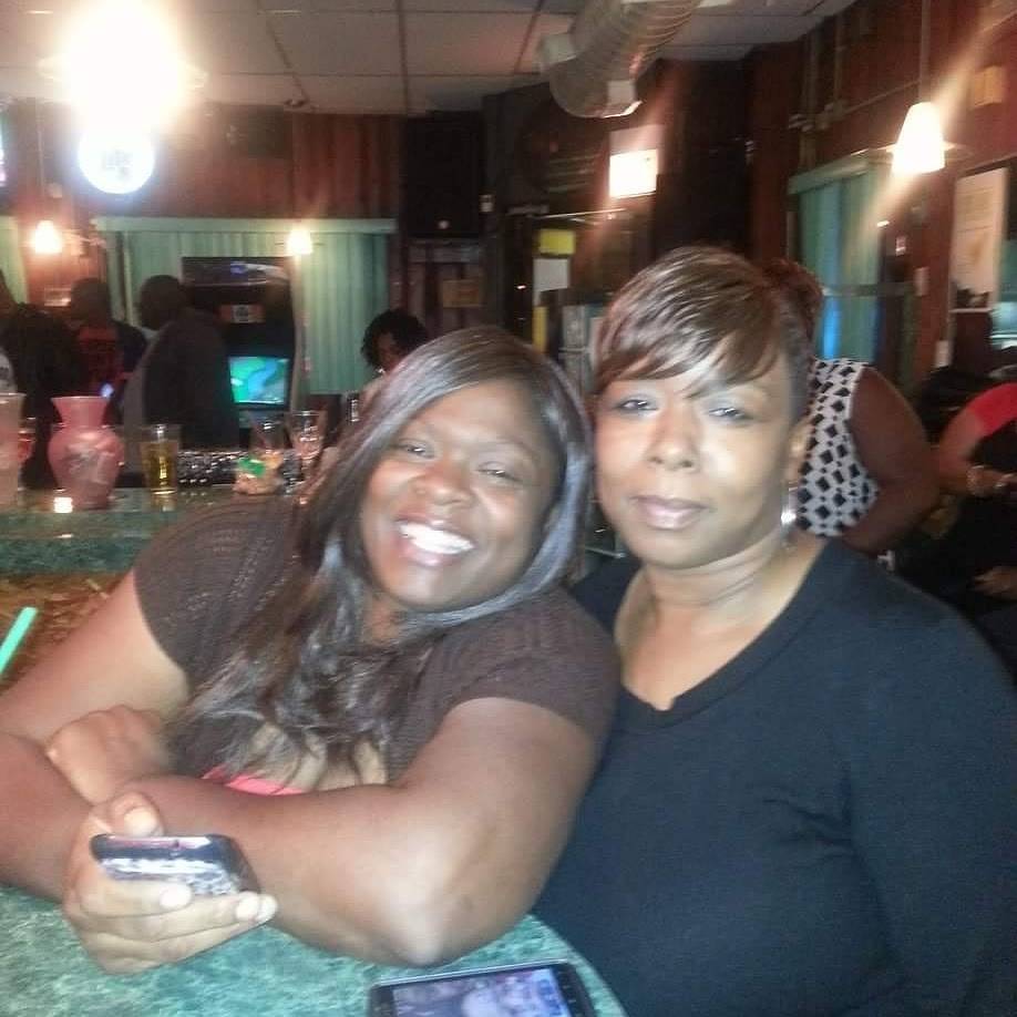 Peace of Mind Pub & Eatery | restaurant | 5500 Emerson Way, Indianapolis, IN 46226, USA | 3174058475 OR +1 317-405-8475