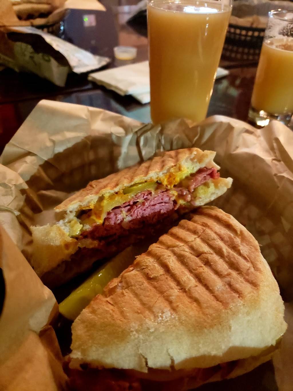 J-Birds Deli & Ales | restaurant | 106 W Marion St, Shelby, NC 28150, USA | 7044069641 OR +1 704-406-9641