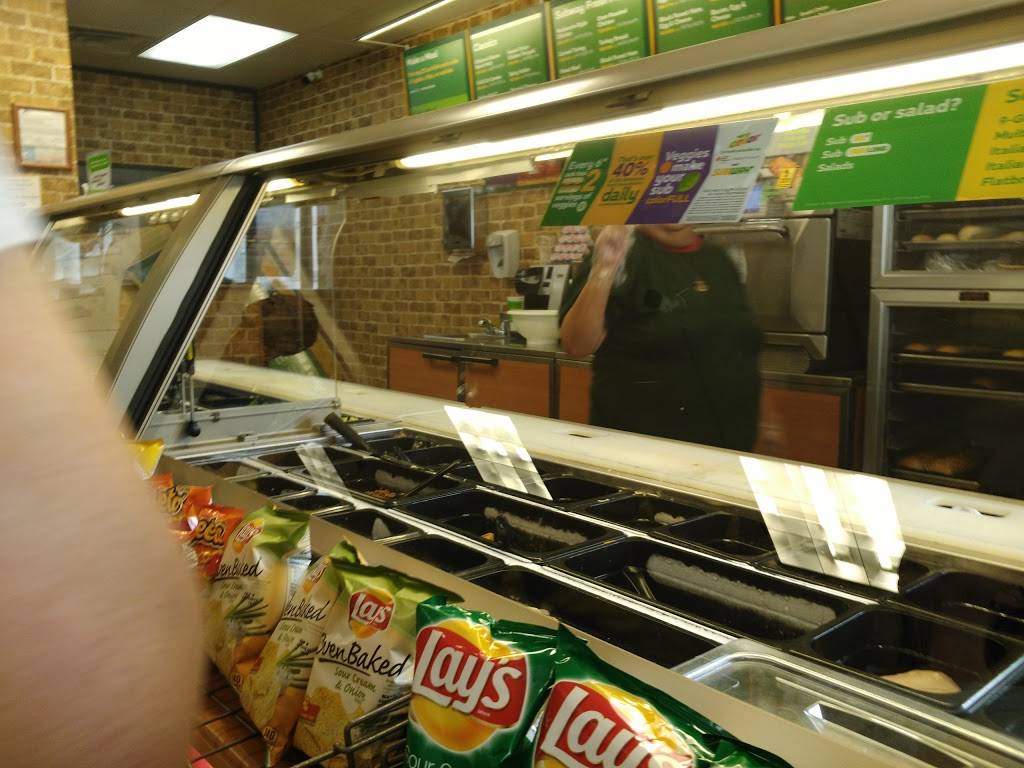 Subway Restaurants | restaurant | 320 S Colorado St, Lockhart, TX 78644, USA | 5123983011 OR +1 512-398-3011