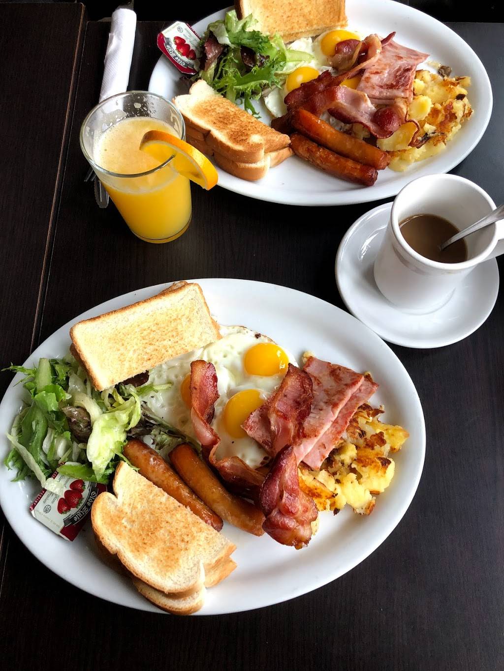 Kos Restaurant | restaurant | 61 Bellevue Ave, Toronto, ON M5T 1M7, Canada | 4165976912 OR +1 416-597-6912