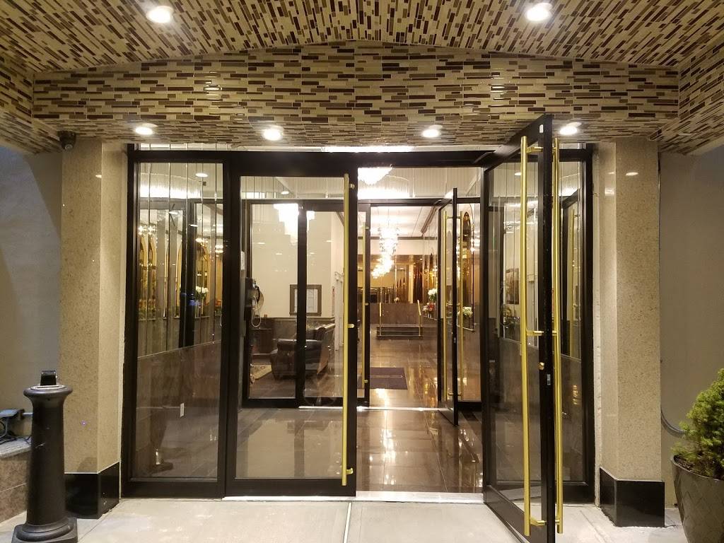 Scavellos On The Island | restaurant | 101 City Island Ave, Bronx, NY 10464, USA | 7188852570 OR +1 718-885-2570