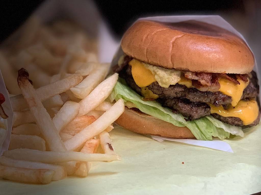 Premium Burger | restaurant | 4568 E Cactus Rd, Phoenix, AZ 85032, USA | 6028670824 OR +1 602-867-0824