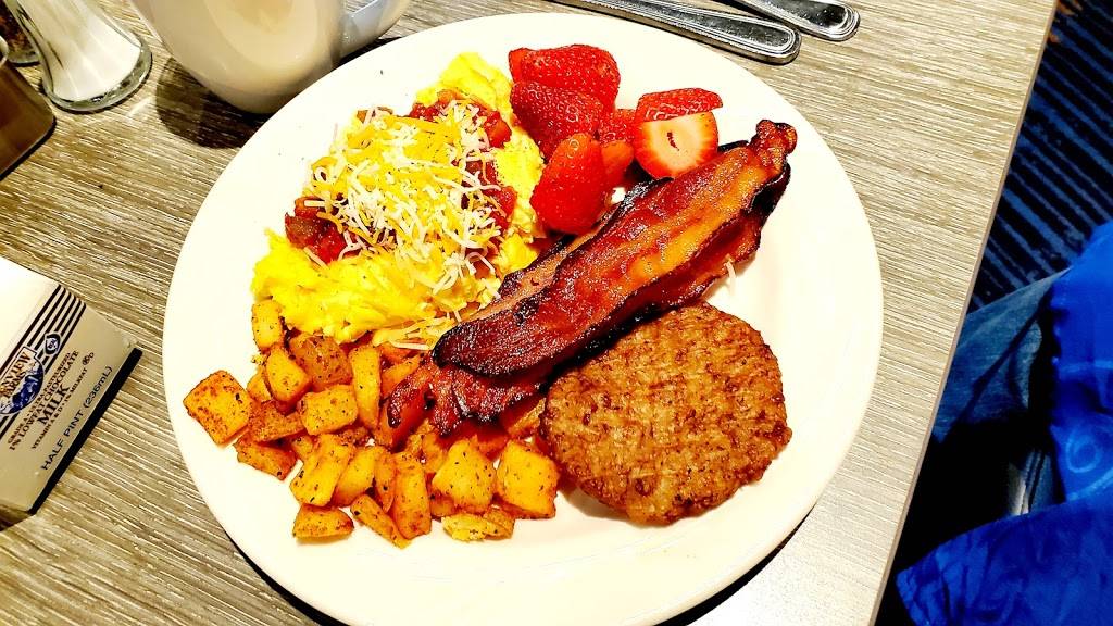 The TreeHouse | restaurant | 8773 Yates Dr, Westminster, CO 80031, USA | 3034274000 OR +1 303-427-4000