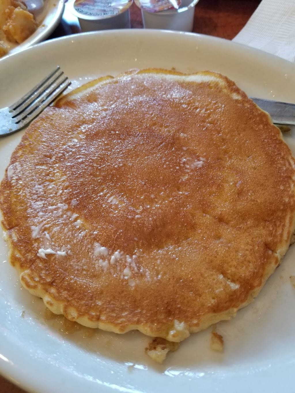 Sassafras Restaurant & Ice Cream | restaurant | 13 Huntington St, Shelton, CT 06484, USA | 2039293249 OR +1 203-929-3249