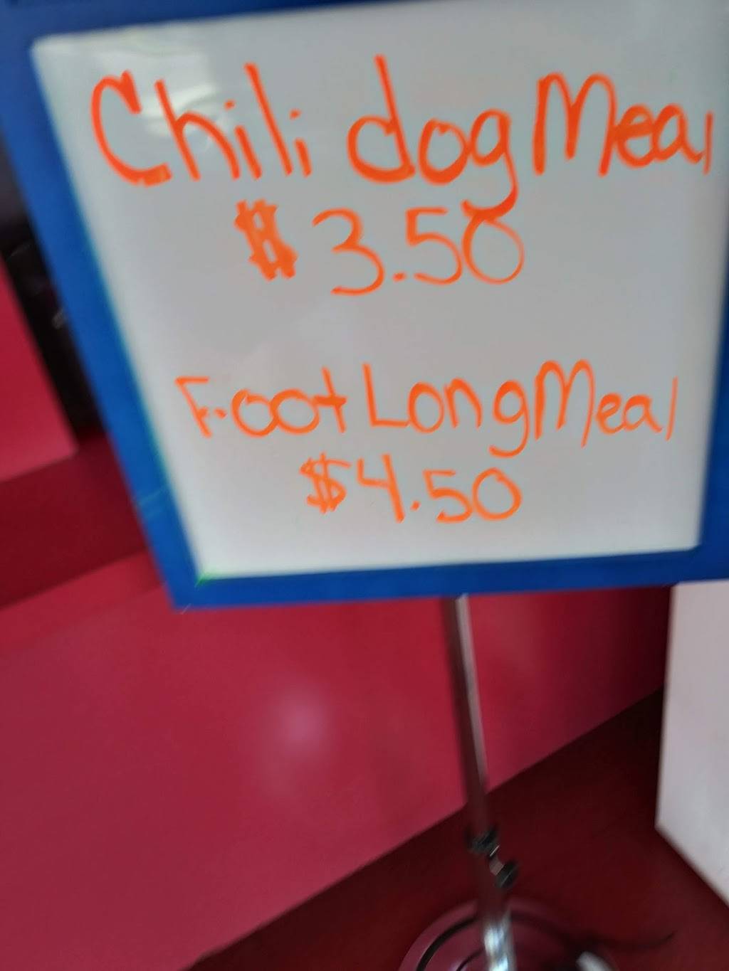 J & W Ice Cream and Grill | restaurant | 25621 Gratiot Ave, Roseville, MI 48066, USA | 5868722320 OR +1 586-872-2320