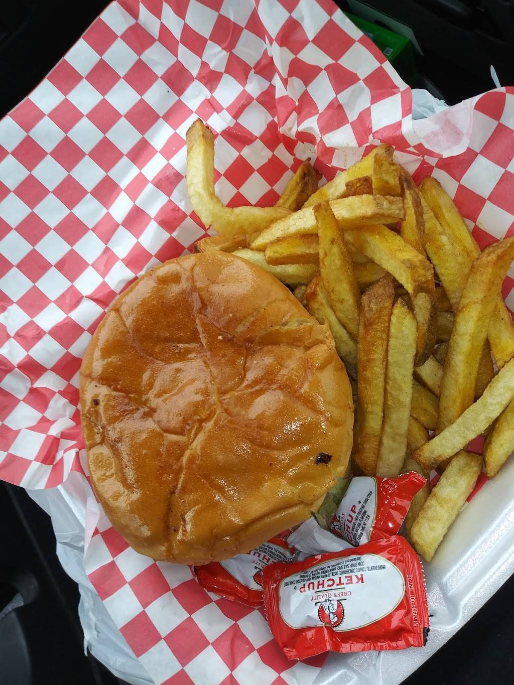 Good Luck BBQ and Burgers | restaurant | 4800 Dolphin Rd, Dallas, TX 75223, USA | 2148262727 OR +1 214-826-2727