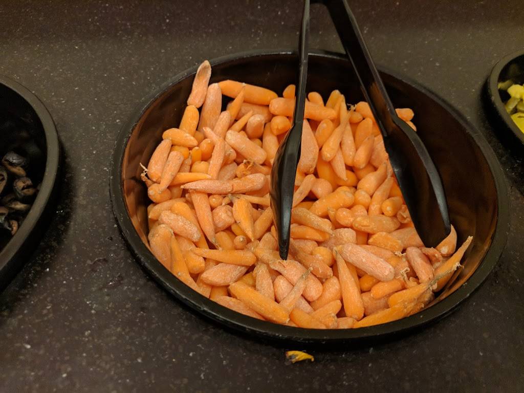 Round Table Pizza | meal delivery | 1271 E Calaveras Blvd, Milpitas, CA 95035, USA | 4082627822 OR +1 408-262-7822