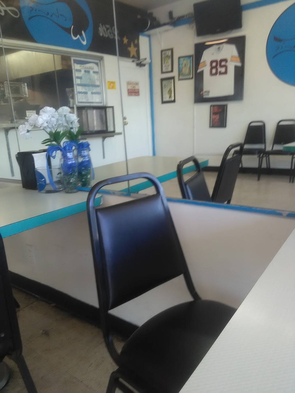 C W & Chris | restaurant | 6512 S Western Ave, Los Angeles, CA 90047, USA | 3237509403 OR +1 323-750-9403