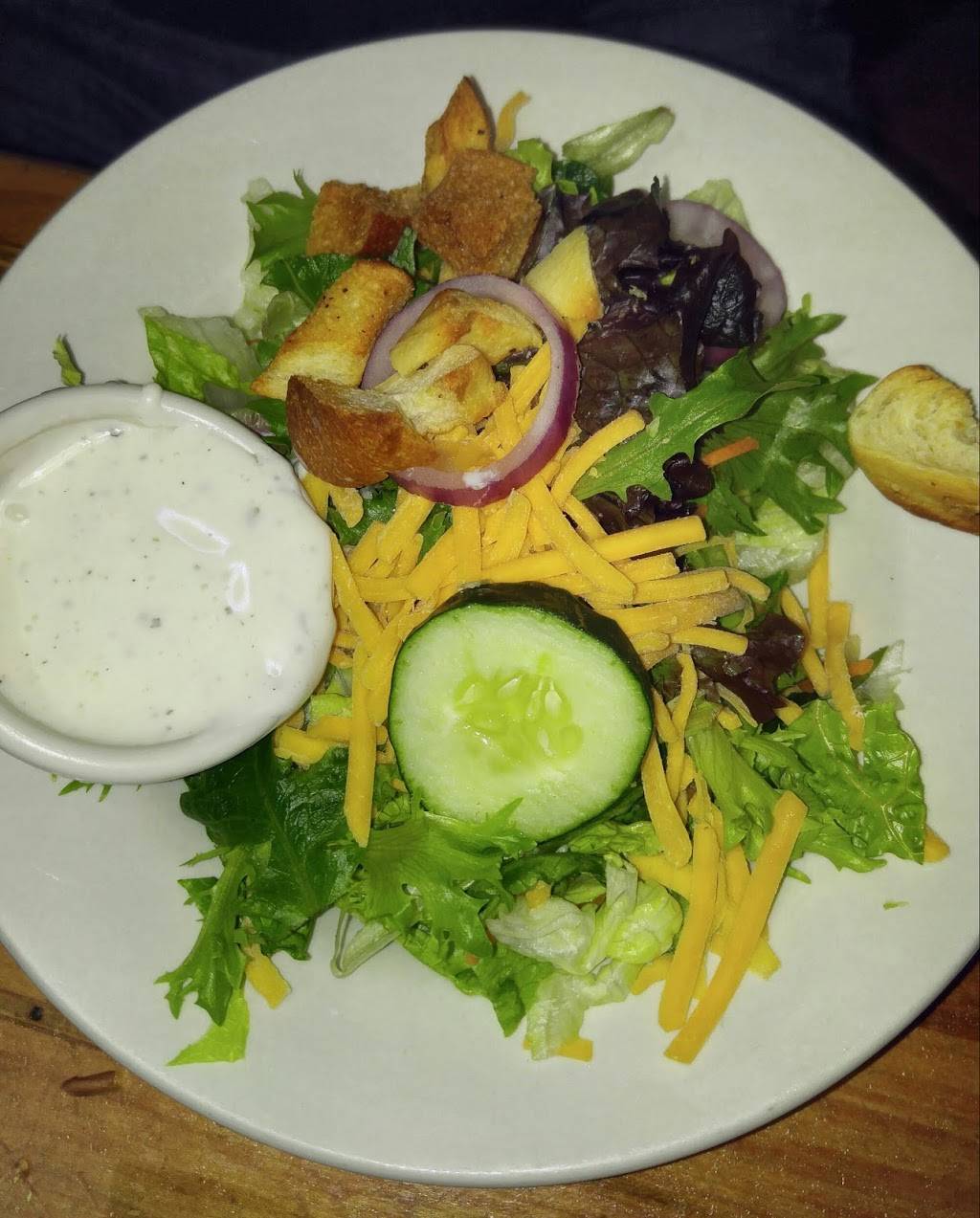 Logans Roadhouse | restaurant | 3299 W Shore Dr, Holland, MI 49424, USA | 6163999451 OR +1 616-399-9451