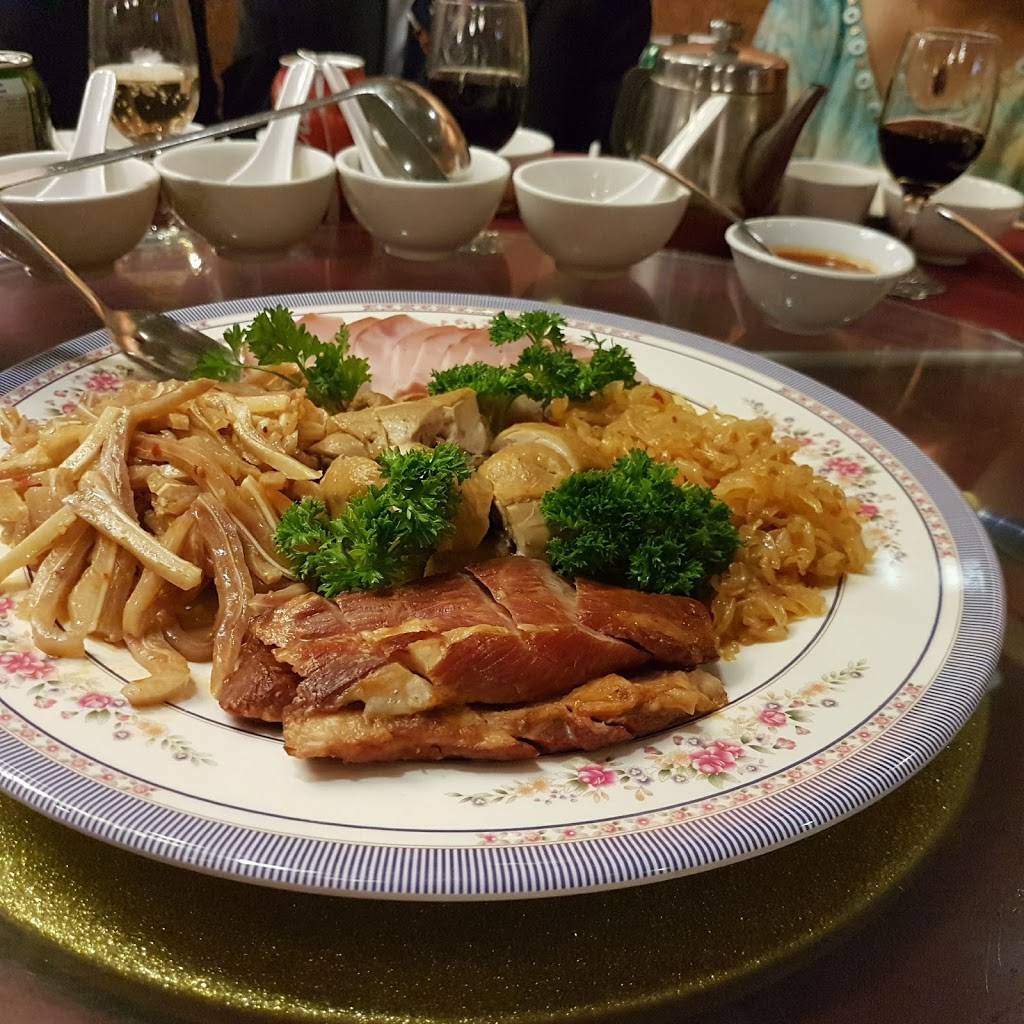 Oriental Chu Shing Restaurant | restaurant | 691 Somerset St W, Ottawa, ON K1R 6P5, Canada | 6132338818 OR +1 613-233-8818