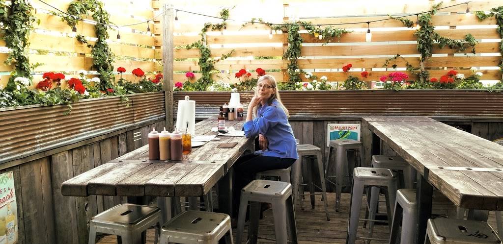 Moonshine BBQ | restaurant | 4911 196th St SW, Lynnwood, WA 98036, USA | 4256729592 OR +1 425-672-9592