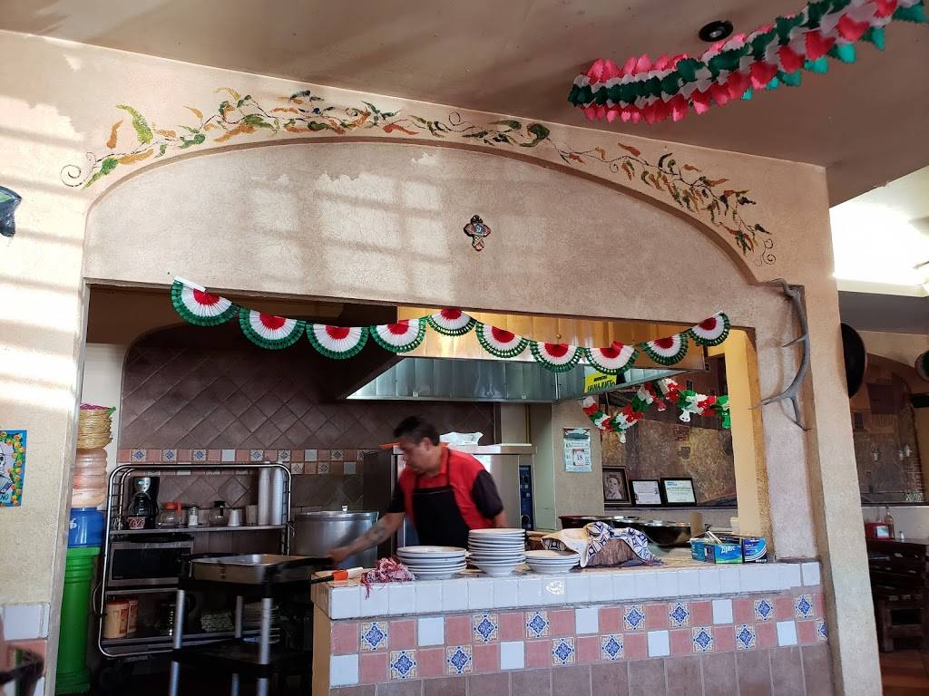 Guanajuato Birria | restaurant | Av Abraham Gonzales 102, Francisco Villa, 22615 Tijuana, B.C., Mexico | 016646377070 OR +52 664 637 7070