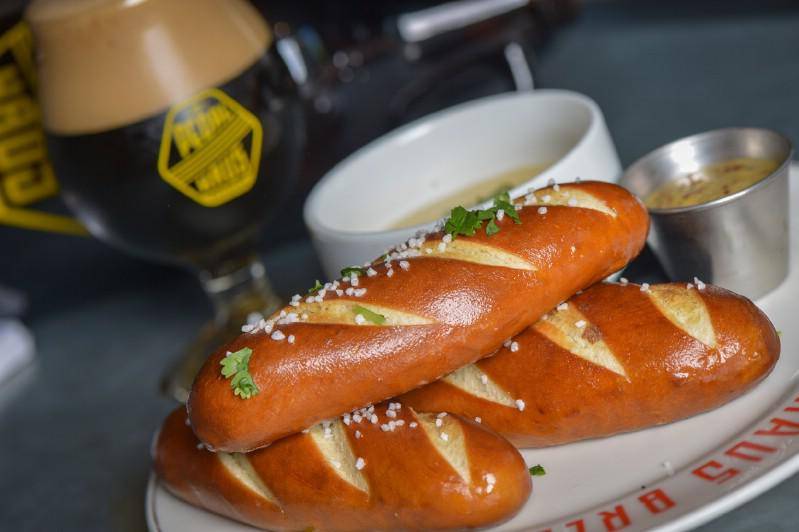 Pedal Haus Brewery | restaurant | 95 W Boston St, Chandler, AZ 85225, USA | 4806561639 OR +1 480-656-1639