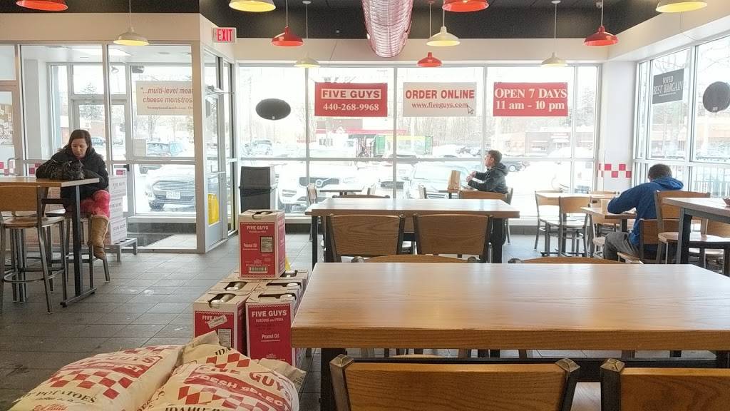 Five Guys | meal takeaway | 15171 Pearl Rd, Strongsville, OH 44136, USA | 4402689968 OR +1 440-268-9968