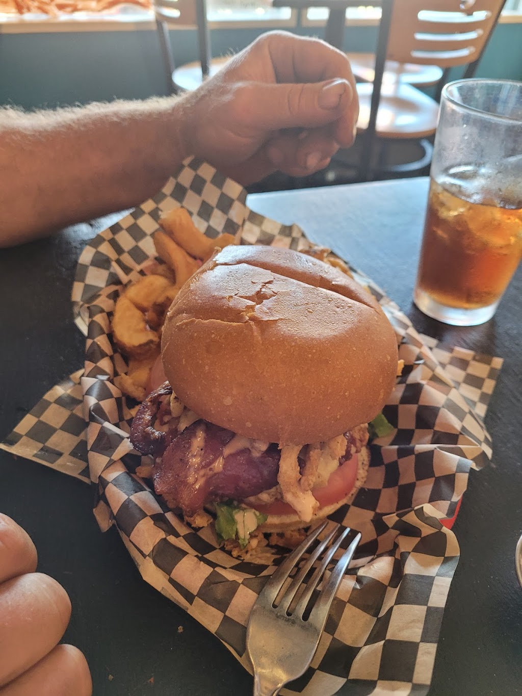 The Replay | restaurant | 115 Redwood Hwy, Cave Junction, OR 97523, USA | 5415924138 OR +1 541-592-4138