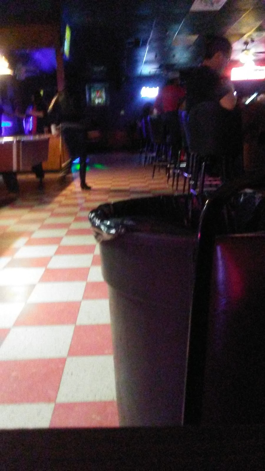 Bills Place | night club | 4771 Mahoning Ave, Youngstown, OH 44515, USA | 3302701703 OR +1 330-270-1703