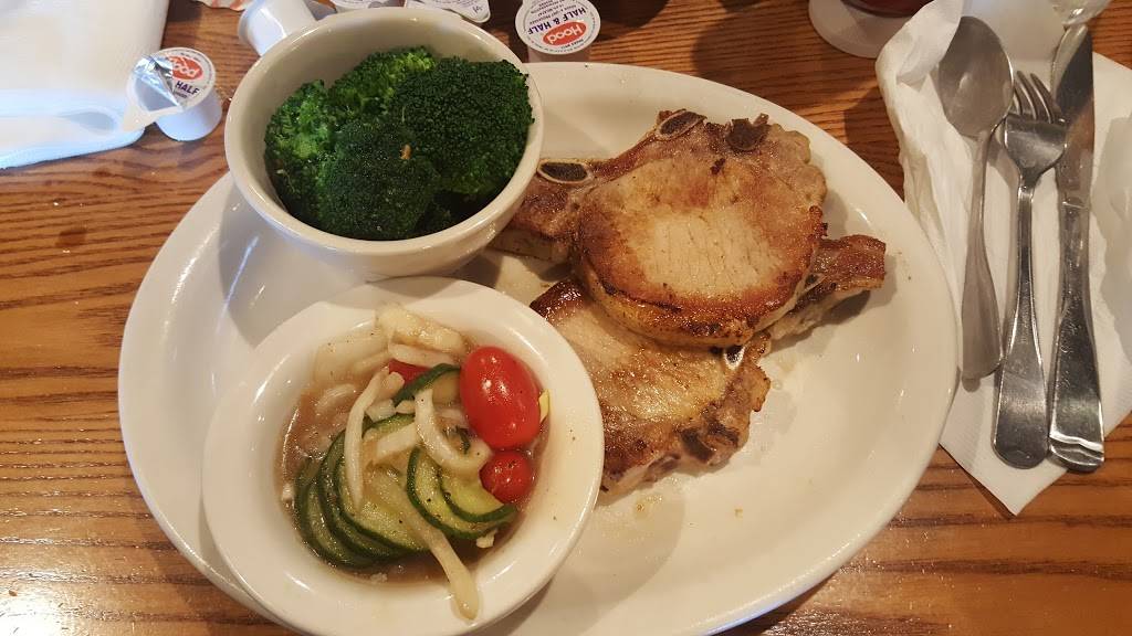 Cracker Barrel Old Country Store | restaurant | 106 Marketplace Dr, Hampton, VA 23666, USA | 7572622046 OR +1 757-262-2046