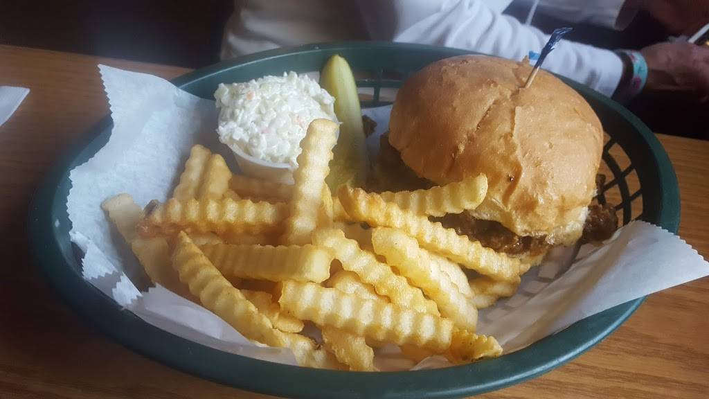 The UpTown Bar & Cafe | restaurant | 101 S Main St, Crystal, MI 48818, USA | 9892356565 OR +1 989-235-6565