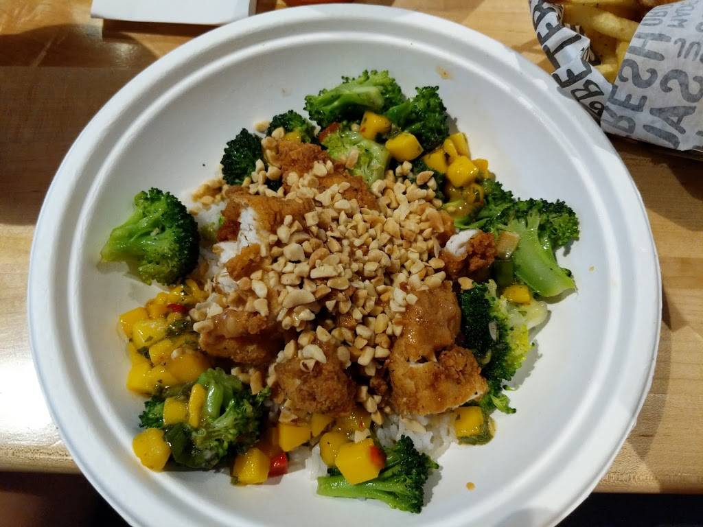 PDQ Restaurant | restaurant | ST. JOHNS TOWN CENTER, 4816 Gate Pkwy, Jacksonville, FL 32246, USA | 9044252352 OR +1 904-425-2352