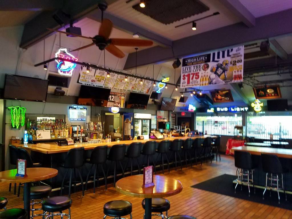 Silver Eagle Bar & Grill | restaurant | 5805 Monona Dr, Monona, WI 53716, USA | 6082222843 OR +1 608-222-2843