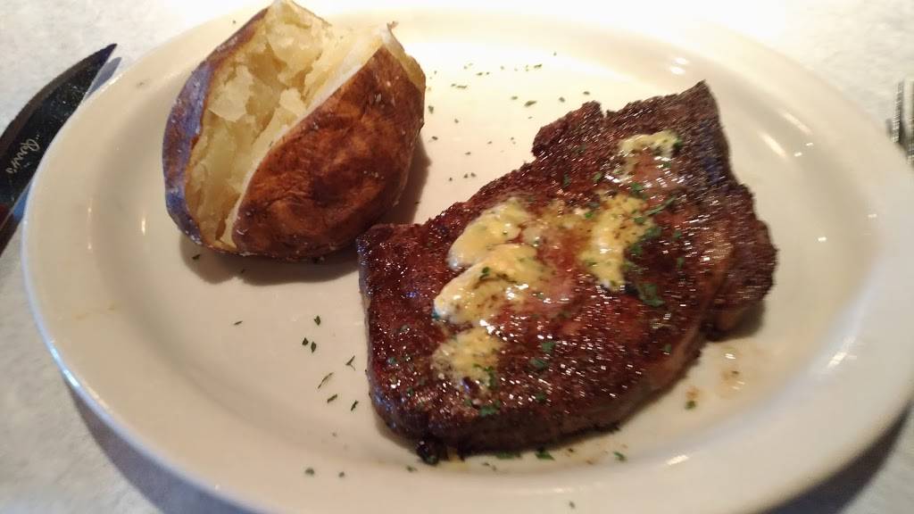 Perry and Sons Market & Grille | restaurant | 614 S Friendswood Dr, Friendswood, TX 77546, USA | 2814822842 OR +1 281-482-2842