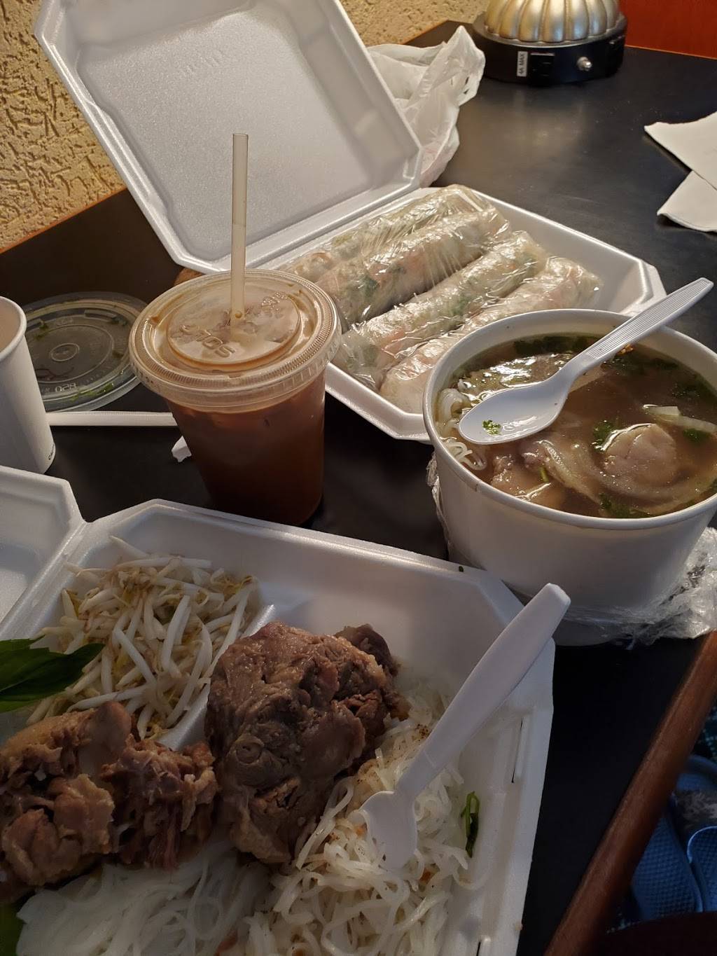 Mekong Pho | restaurant | 4015 Mountain View Dr, Anchorage, AK 99508, USA | 9072740046 OR +1 907-274-0046