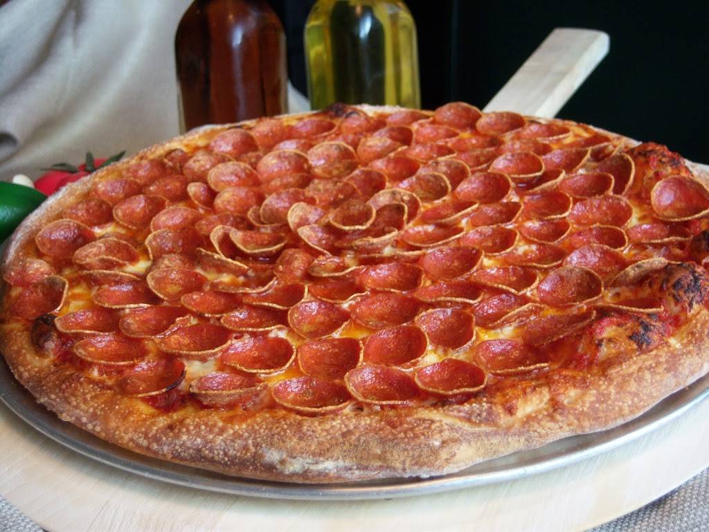 Crenos Pizza Cedar St. | restaurant | 6701, 221 N Cedar St, Newark, OH 43055, USA | 7403450544 OR +1 740-345-0544