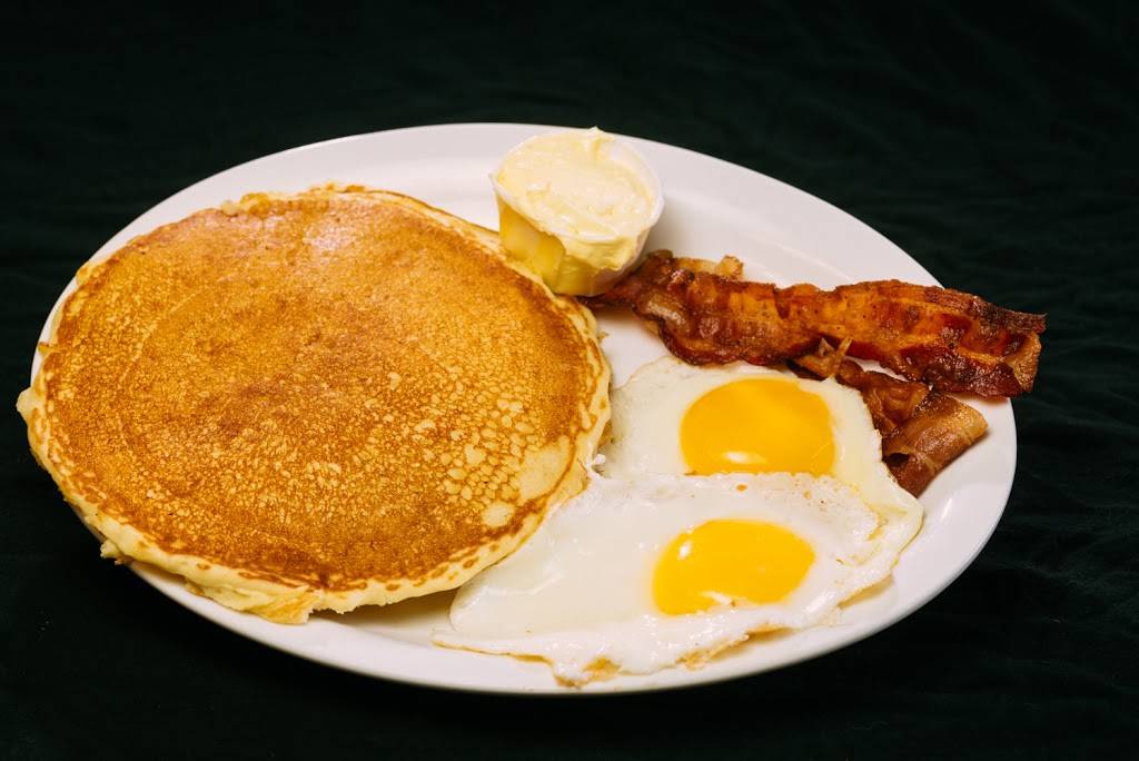 Mr. Cs Family Restaurant | restaurant | 4309 W State St, Rockford, IL 61102, USA | 8159645347 OR +1 815-964-5347