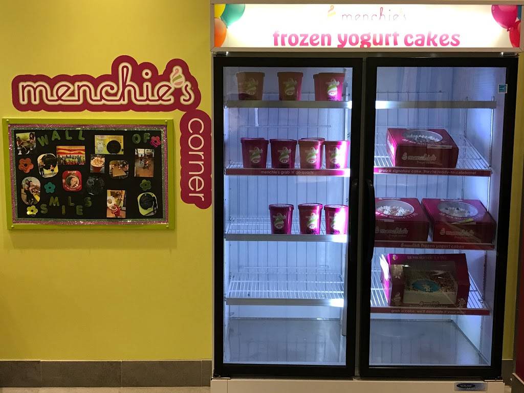 Menchies Frozen Yogurt | bakery | 8464 N Friant Rd, Fresno, CA 93720, USA | 5594122444 OR +1 559-412-2444