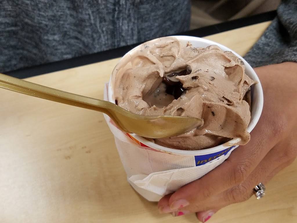 Dairy Queen Grill & Chill | restaurant | 3101 N 66th St N, St. Petersburg, FL 33710, USA | 7273438424 OR +1 727-343-8424