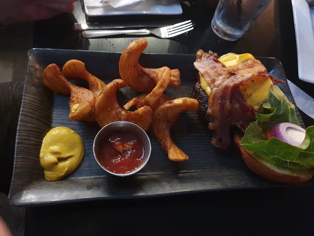 BlackBrick Tavern & Kitchen | restaurant | 432 Cleveland St, Clearwater, FL 33755, USA | 7277484902 OR +1 727-748-4902