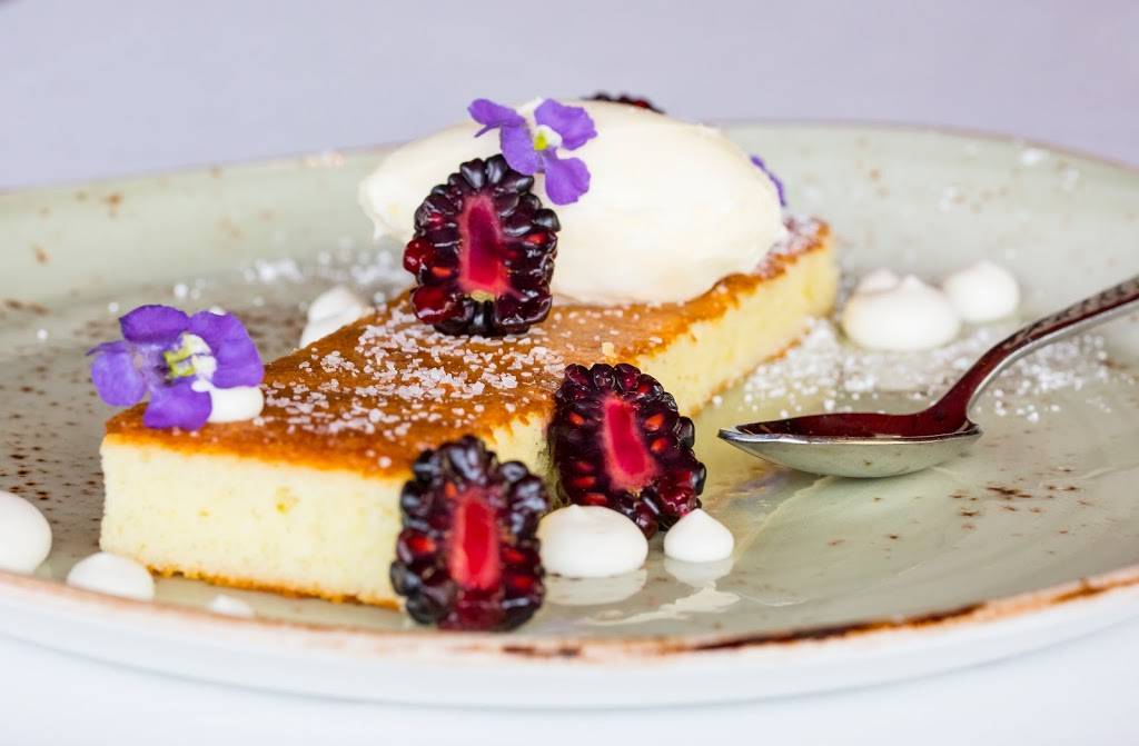 The Catch of the Pelican | restaurant | 475 Seagate Dr, Naples, FL 34103, USA | 2395946325 OR +1 239-594-6325