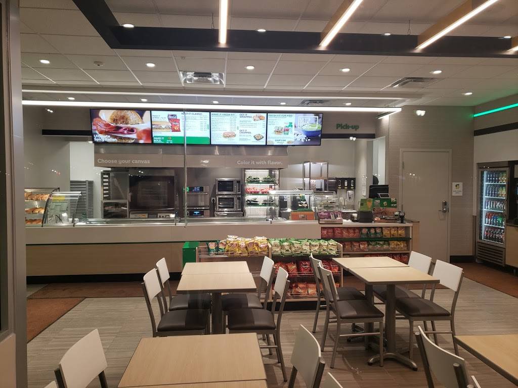 Subway Restaurants | restaurant | 615 Belknap St, Superior, WI 54880, USA | 7153943323 OR +1 715-394-3323