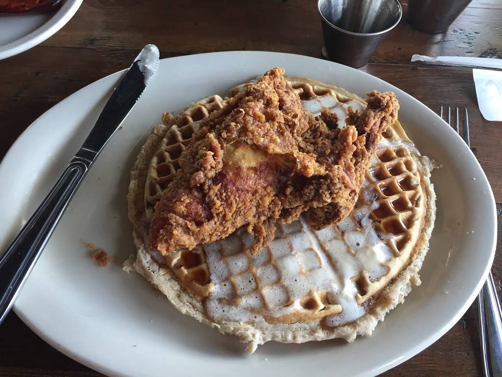 Lo-Los Chicken & Waffles | restaurant | 1201 E State Hwy 114 #100, Southlake, TX 76092, USA | 8172512663 OR +1 817-251-2663