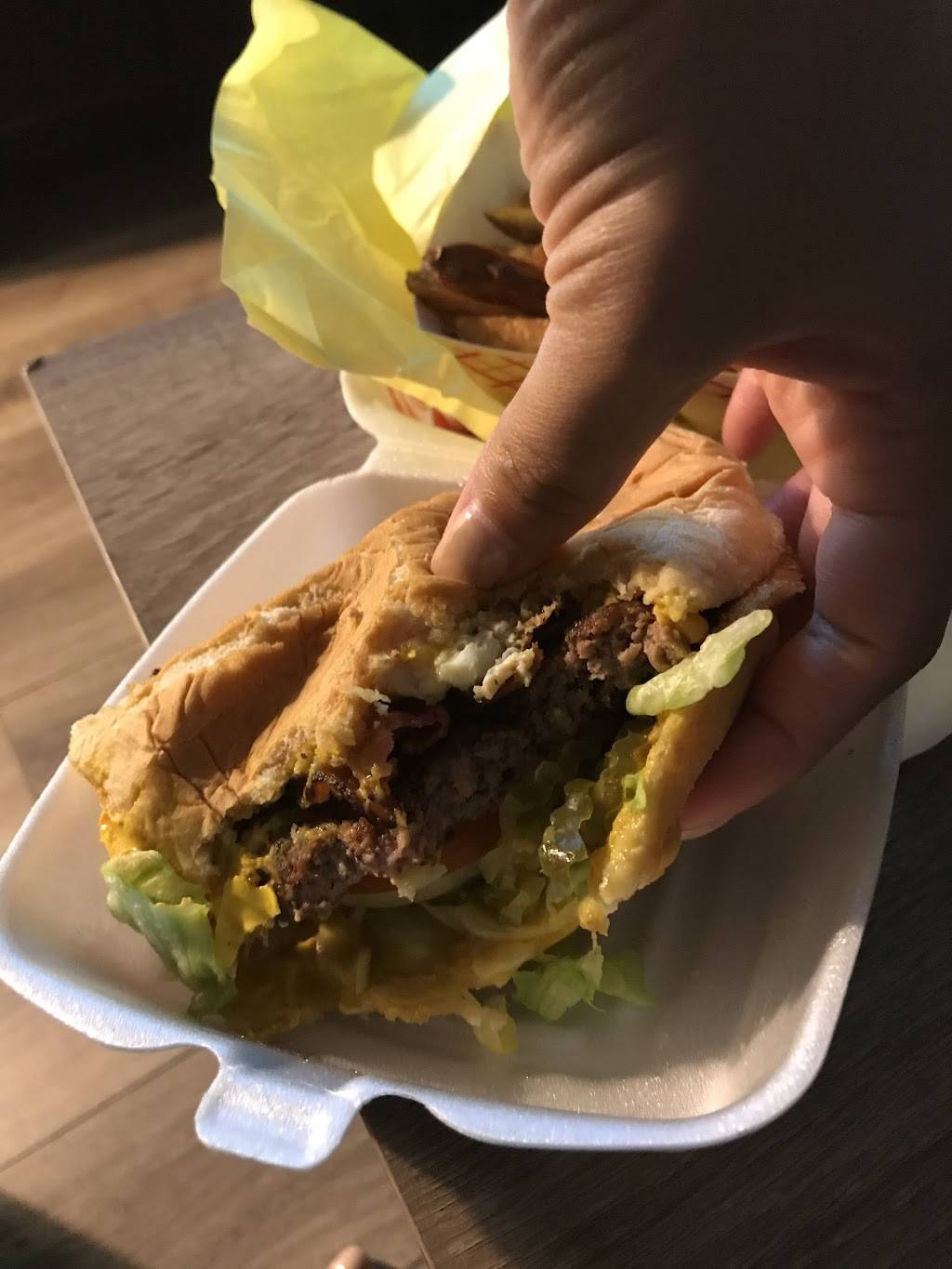 JGs Old Fashioned Hamburgers | restaurant | 12101 Greenville Ave #109, Dallas, TX 75243, USA | 9726448628 OR +1 972-644-8628