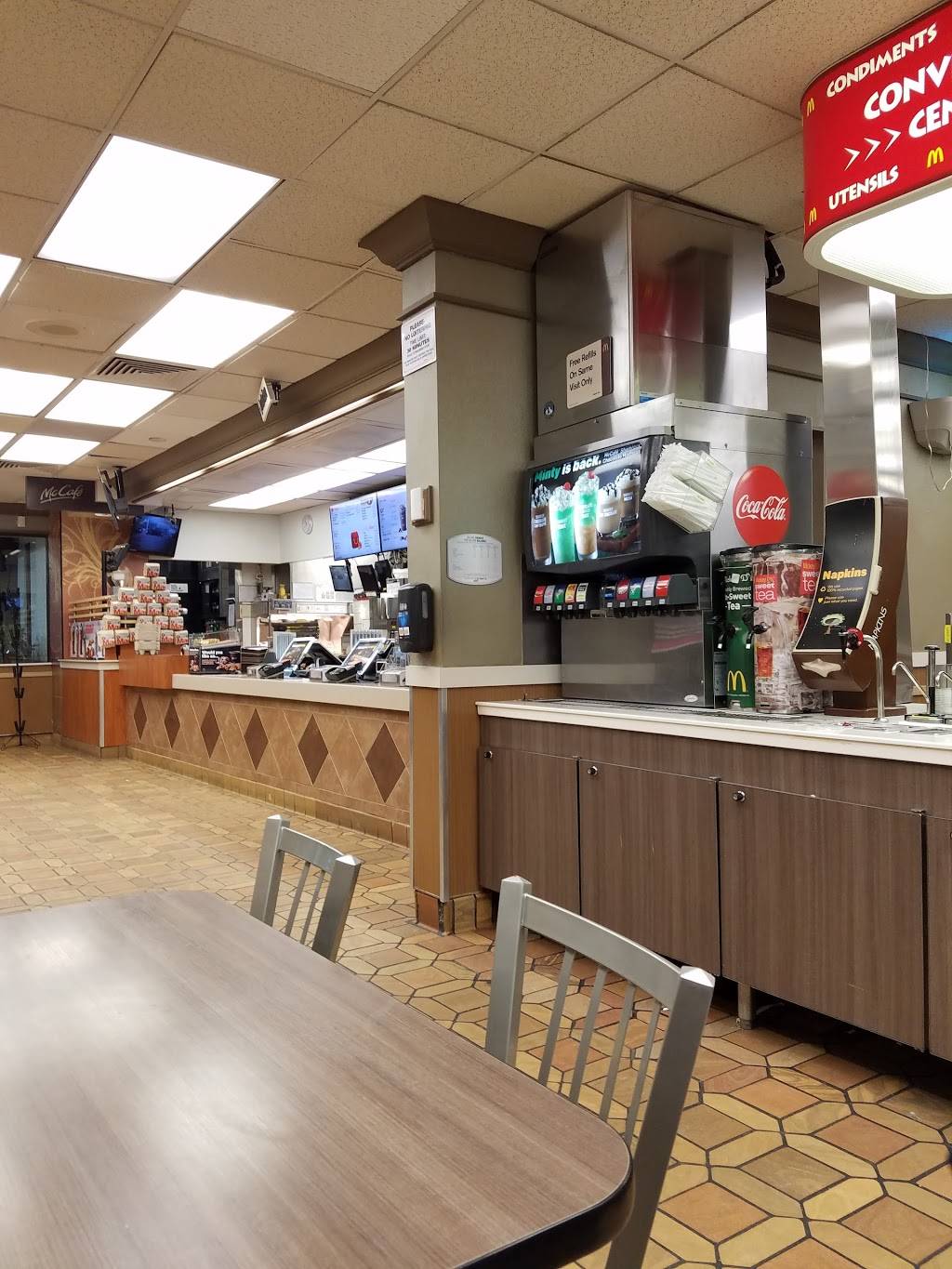 McDonalds | cafe | 12130 Darnestown Rd, Gaithersburg, MD 20878, USA | 3015196908 OR +1 301-519-6908