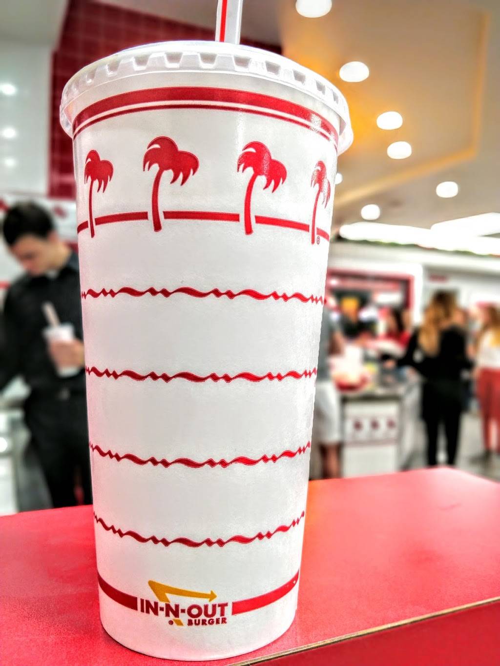 In-N-Out Burger | restaurant | 4840 N 20th St, Phoenix, AZ 85016, USA | 8007861000 OR +1 800-786-1000