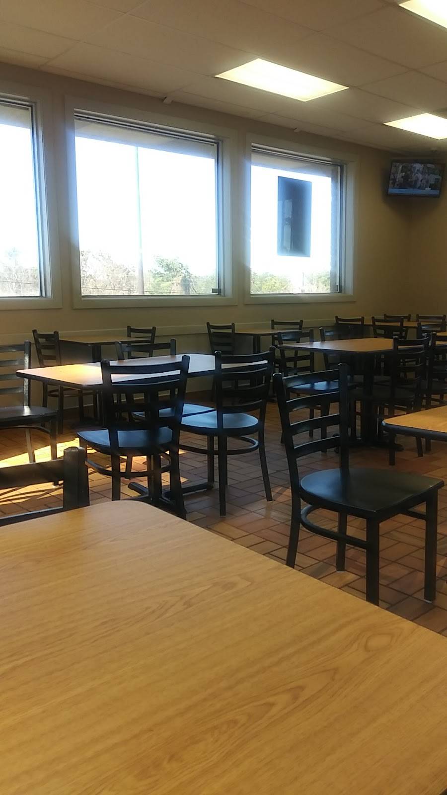 Mrs Winners Chicken & Biscuits | restaurant | 4350 Fulton Industrial Blvd SW, Atlanta, GA 30336, USA | 4042287483 OR +1 404-228-7483