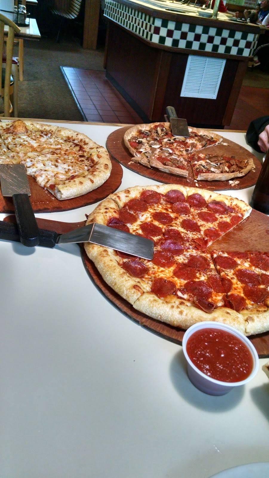 Pizza Hut | meal takeaway | 2 E US Hwy 50, Union, MO 63084, USA | 6365832500 OR +1 636-583-2500