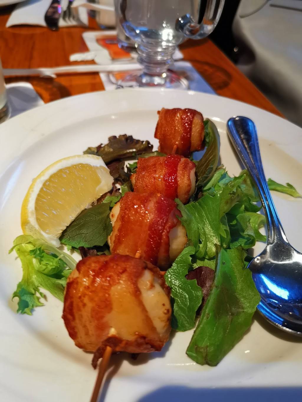 T-BONES Great American Eatery | restaurant | 311 S Broadway, Salem, NH 03079, USA | 6038933444 OR +1 603-893-3444