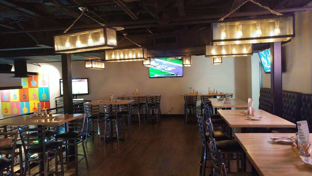 Slaters 50/50 | restaurant | 2817 Greenville Ave, Dallas, TX 75206, USA | 2148880158 OR +1 214-888-0158