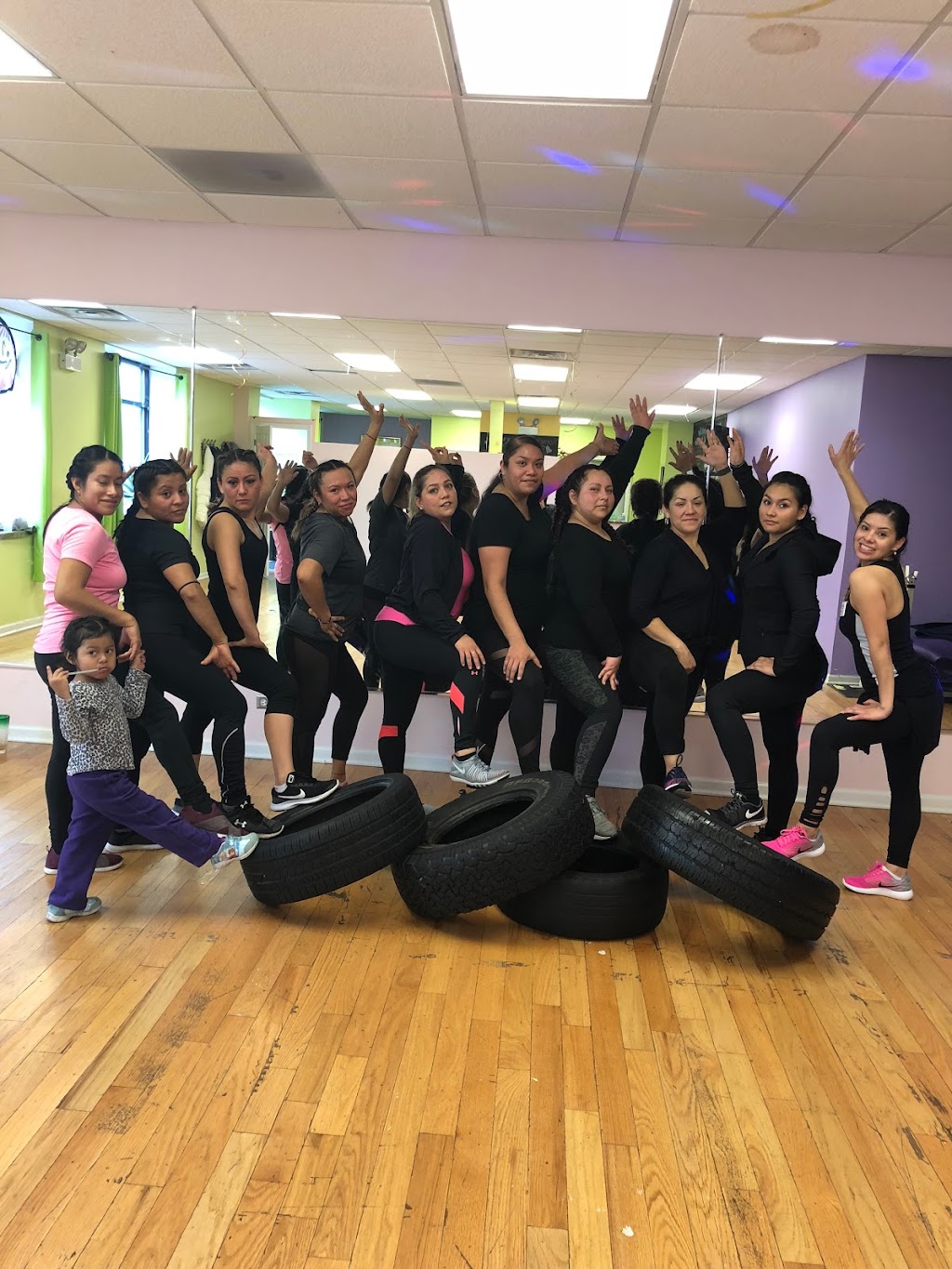 YazFitStudio | restaurant | 2501 S Central Park Ave, Chicago, IL 60623, USA | 7735569155 OR +1 773-556-9155