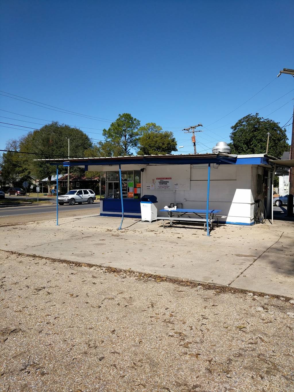 Richies Drive Inn | restaurant | 116 N Main St, St Martinville, LA 70582, USA | 3373949585 OR +1 337-394-9585