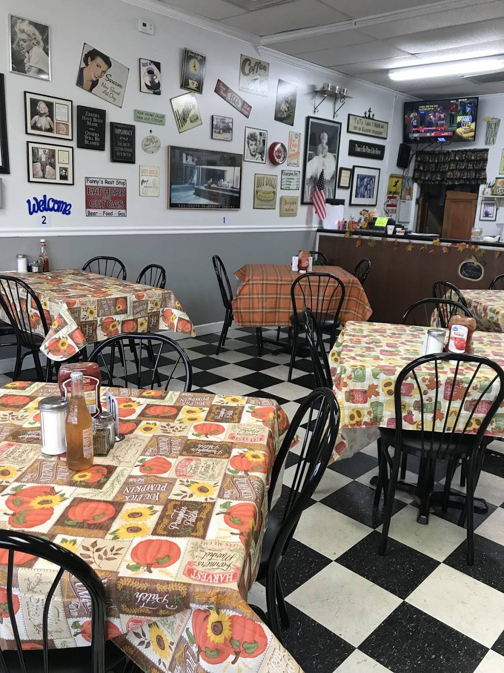 Sonias Diner | restaurant | 209B Henslee Dr, Dickson, TN 37055, USA | 6153757357 OR +1 615-375-7357