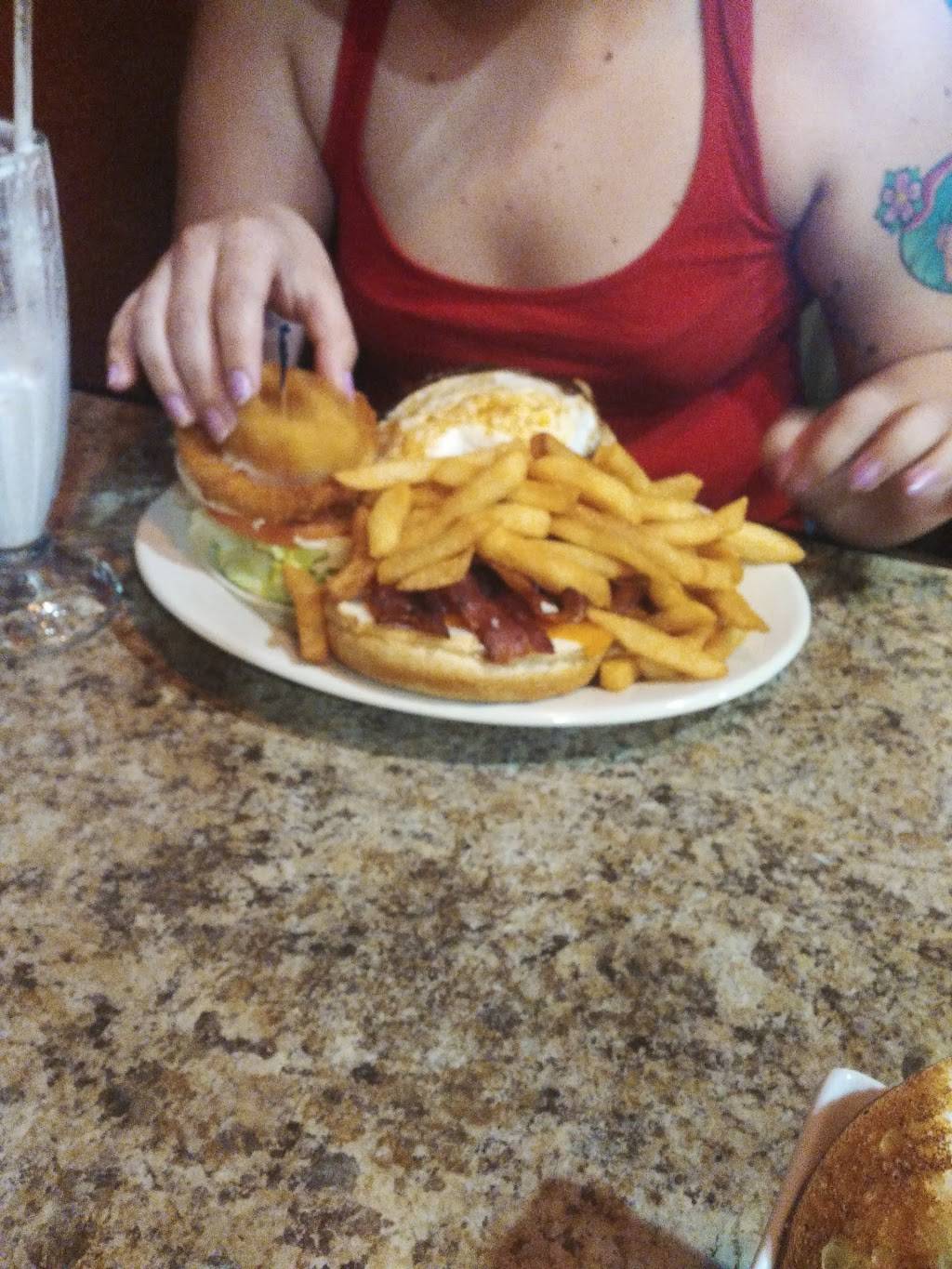 Suburban Diner Restaurant | restaurant | 14 Street Rd, Feasterville-Trevose, PA 19053, USA | 2153550155 OR +1 215-355-0155