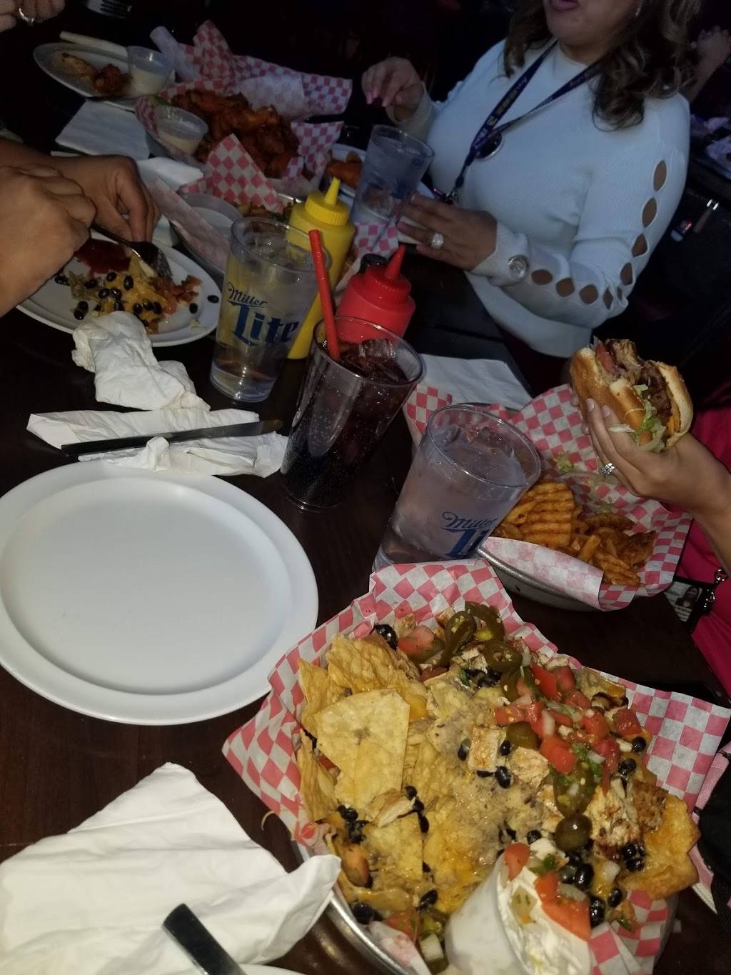 901 Bar and Grill | restaurant | 2902 S Figueroa St, Los Angeles, CA 90007, USA | 2137457900 OR +1 213-745-7900